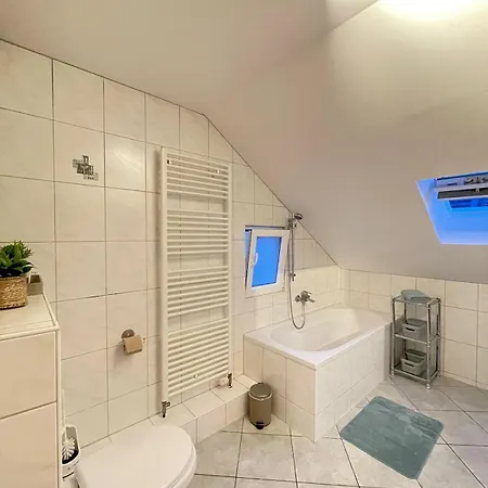 Zentrales Mit Schlafgalerie Bis 4 Gaeste Lägenhet *