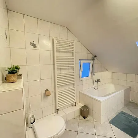 Zentrales Mit Schlafgalerie Bis 4 Gaeste Lägenhet *